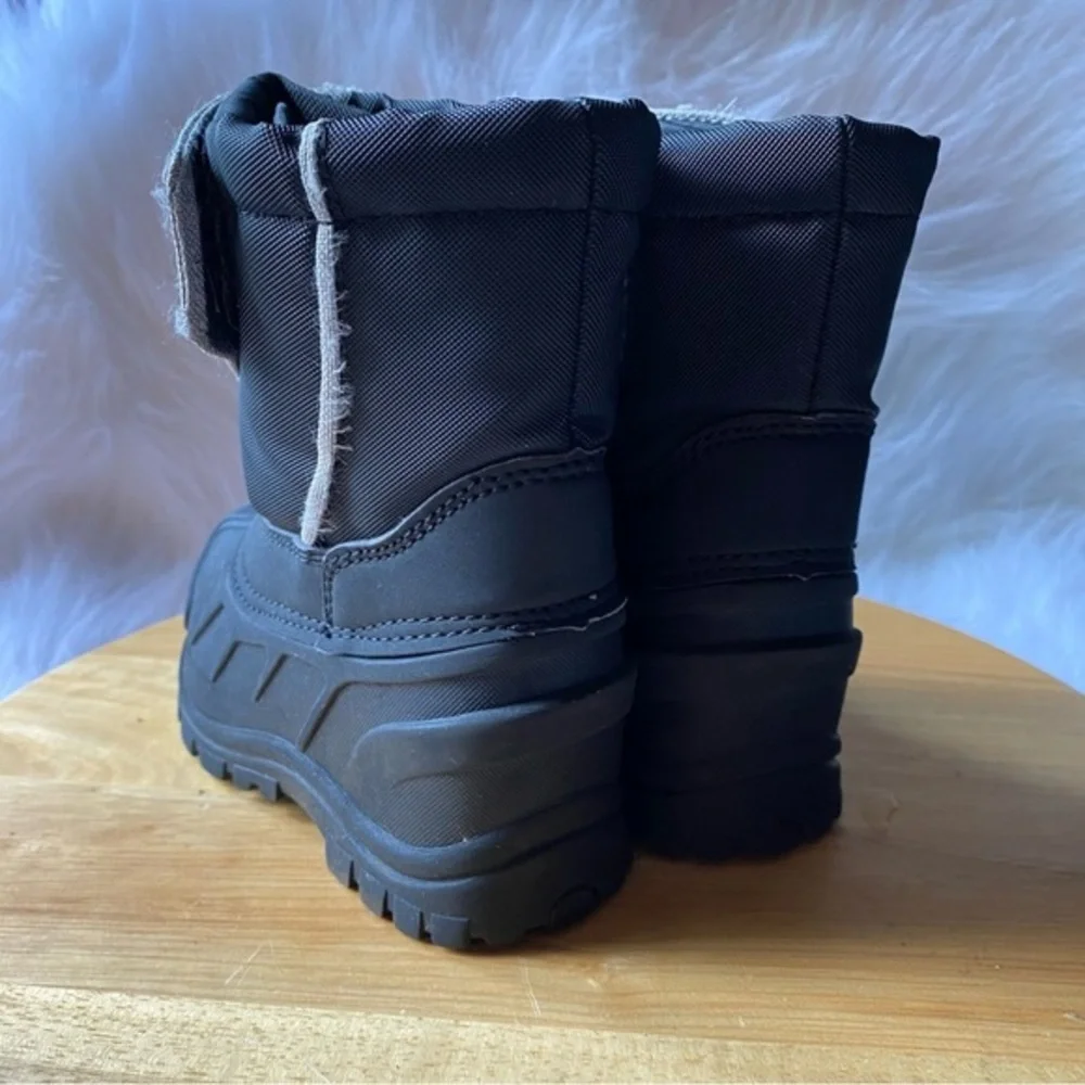 Snow Boots Boys Size 7 Slip‎ On